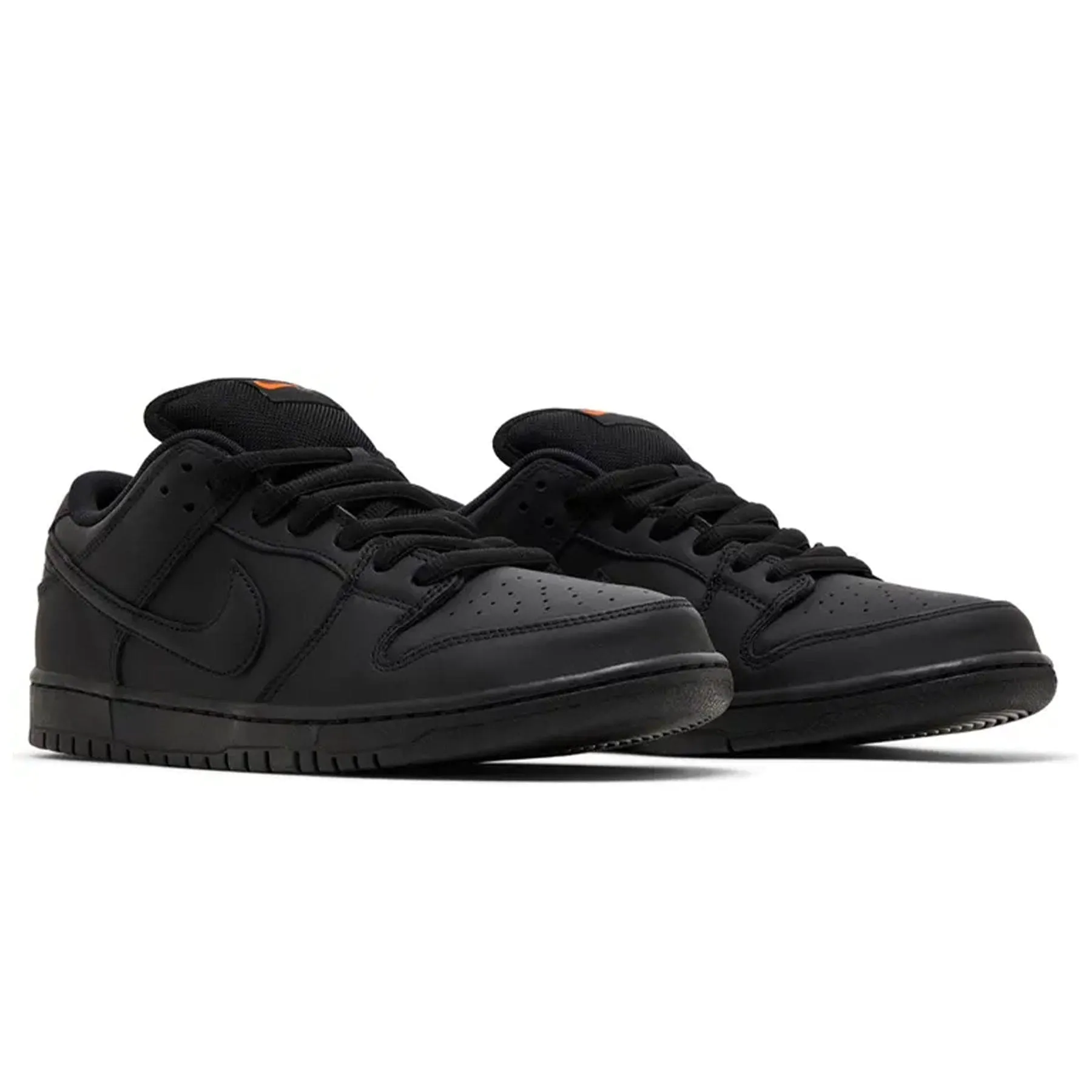Nike Dunk Low Pro SB 'Triple Black' Nike SB skateboarding shoes