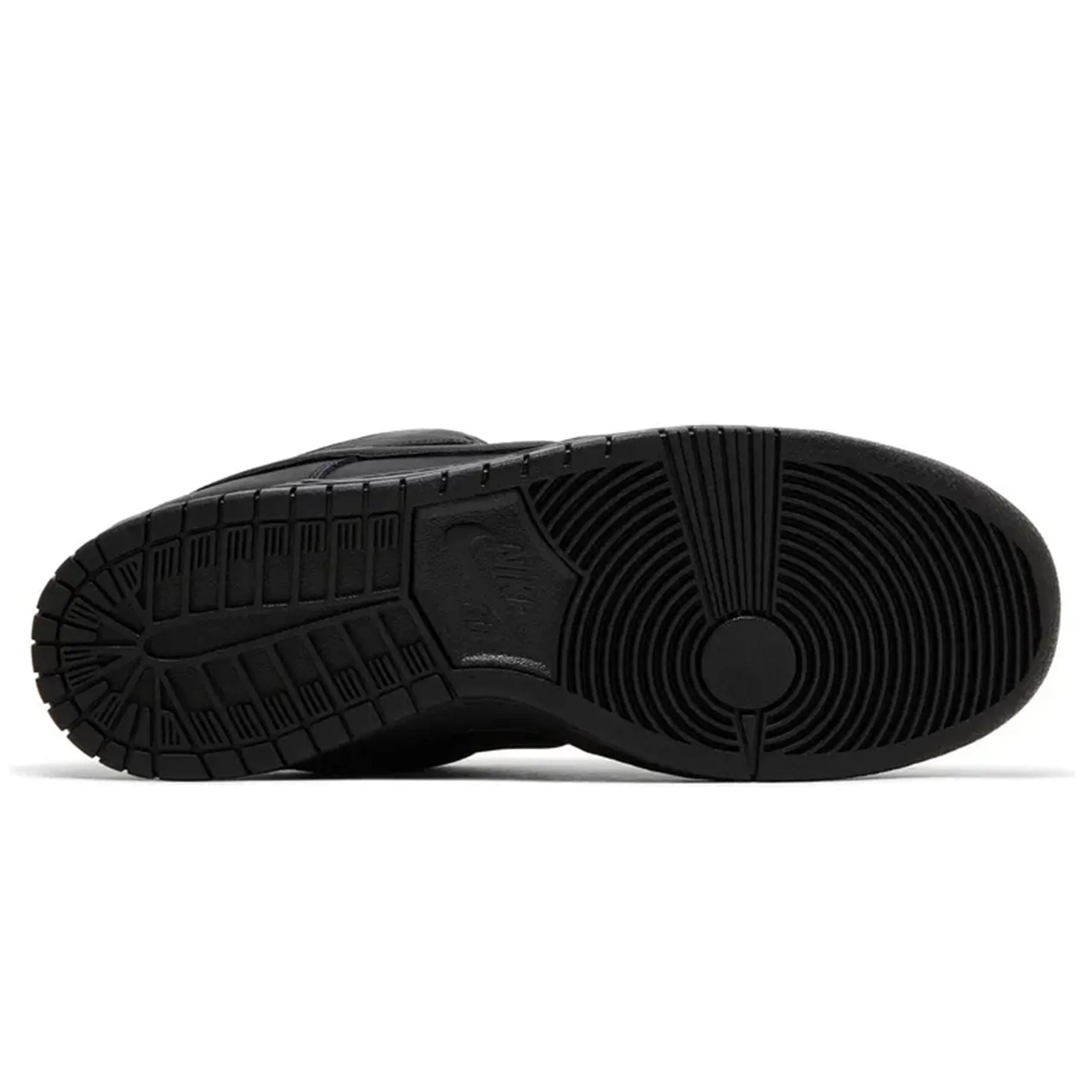 Nike Dunk Low Pro SB 'Triple Black' Nike SB skateboarding shoes