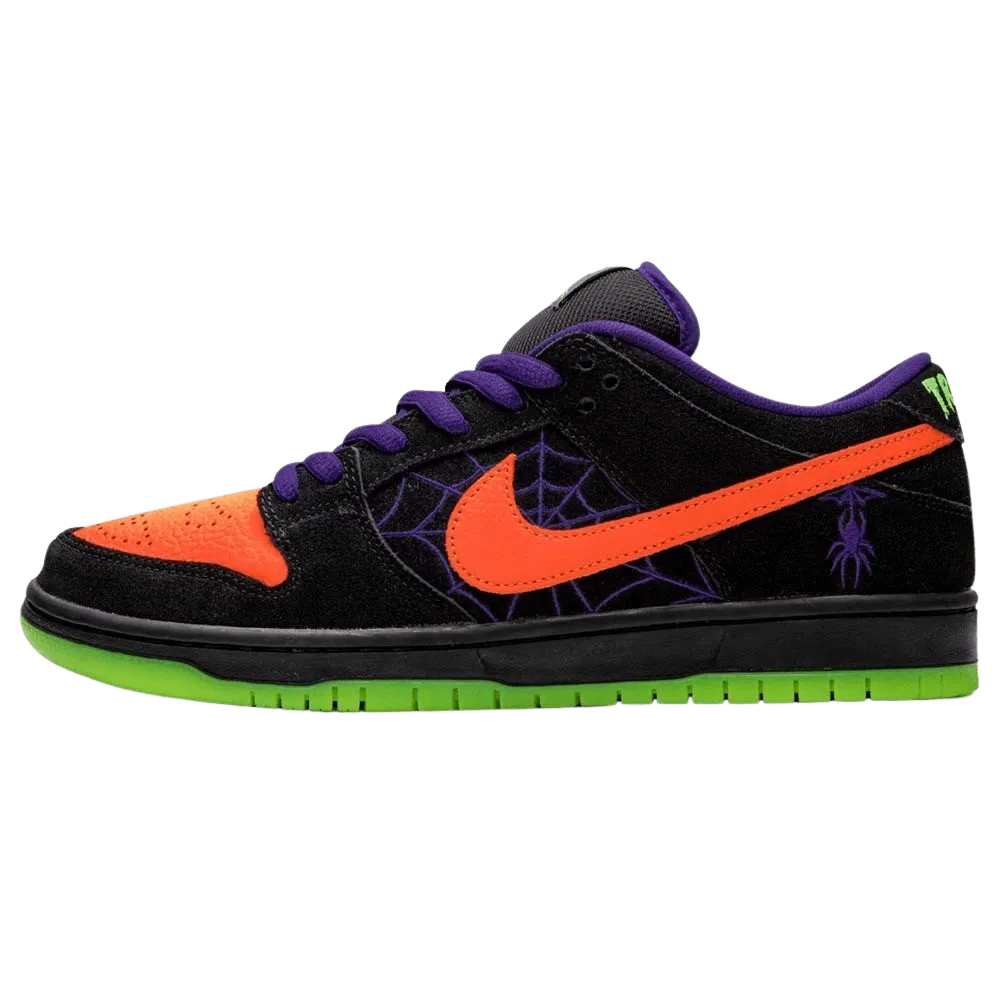 Nike Dunk Low SB 'Night of Mischief' Nike SB skate shoes with padded support and grip