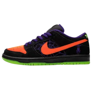 Nike Dunk Low SB 'Night of Mischief' Nike SB skate shoes with padded support and grip