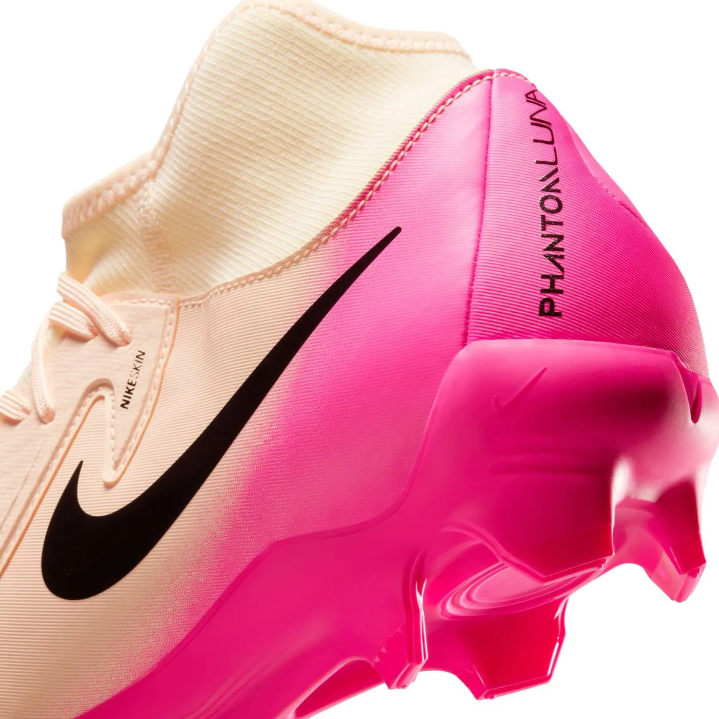 Nike Phantom Luna 2 Academy MG Phantom series