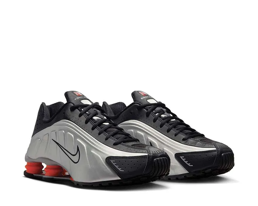 Nike Shox R4 "Metallic Silver" Shox models
