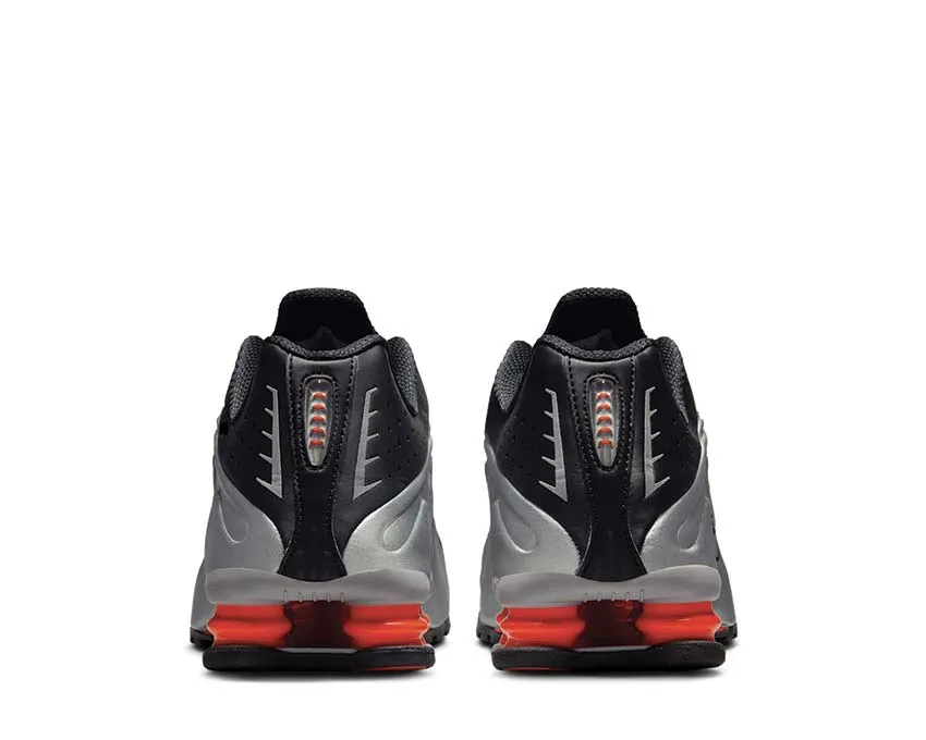 Nike Shox R4 "Metallic Silver" Shox models