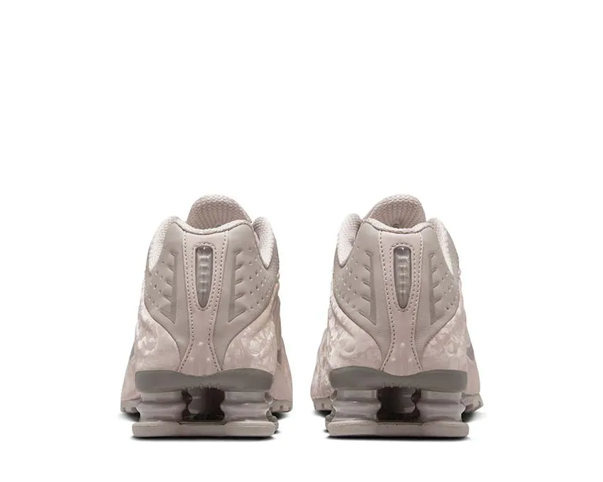 Nike Shox R4 W "Pink Floral" Shox models