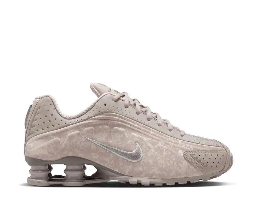 Nike Shox R4 W "Pink Floral" nike shox classic shock-absorbing sneakers