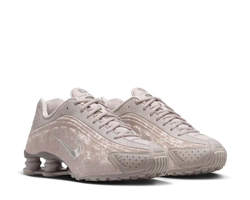 Nike Shox R4 W "Pink Floral" Shox models