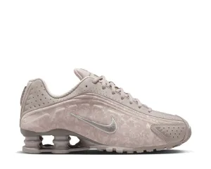 Nike Shox R4 W "Pink Floral" nike shox classic shock-absorbing sneakers