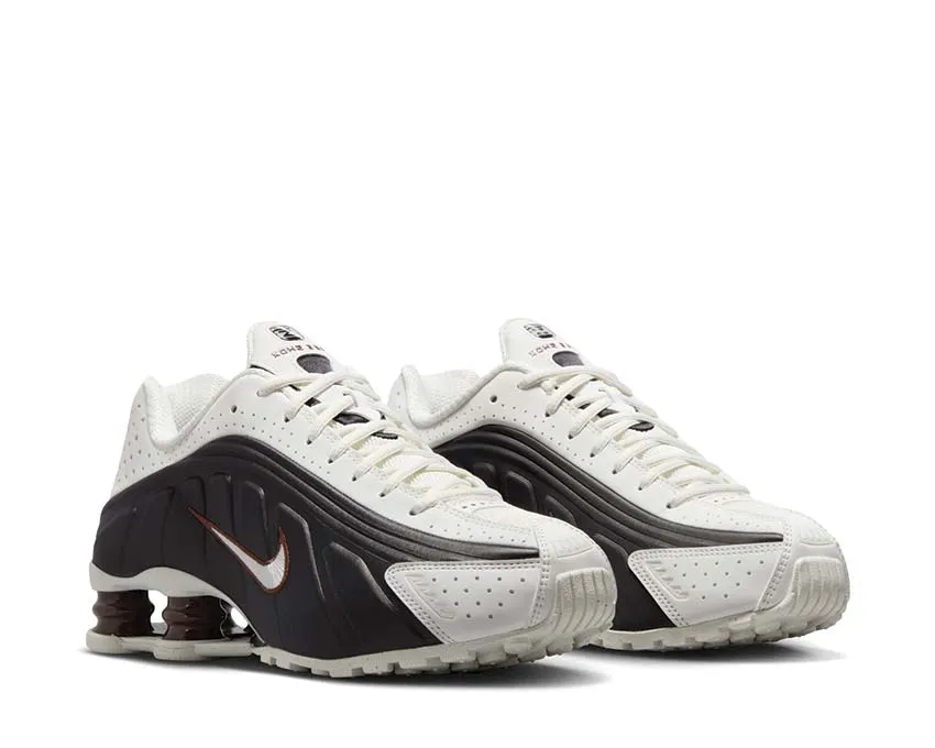 Nike Shox R4 W "Sail Black" Shox models