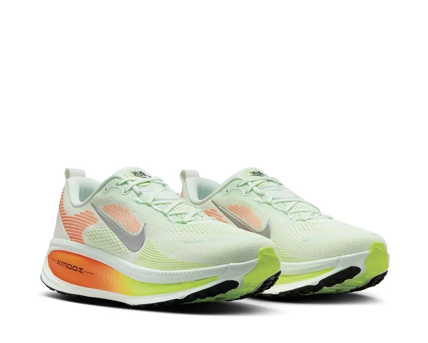 Nike Vomero 18 Nike running shoes