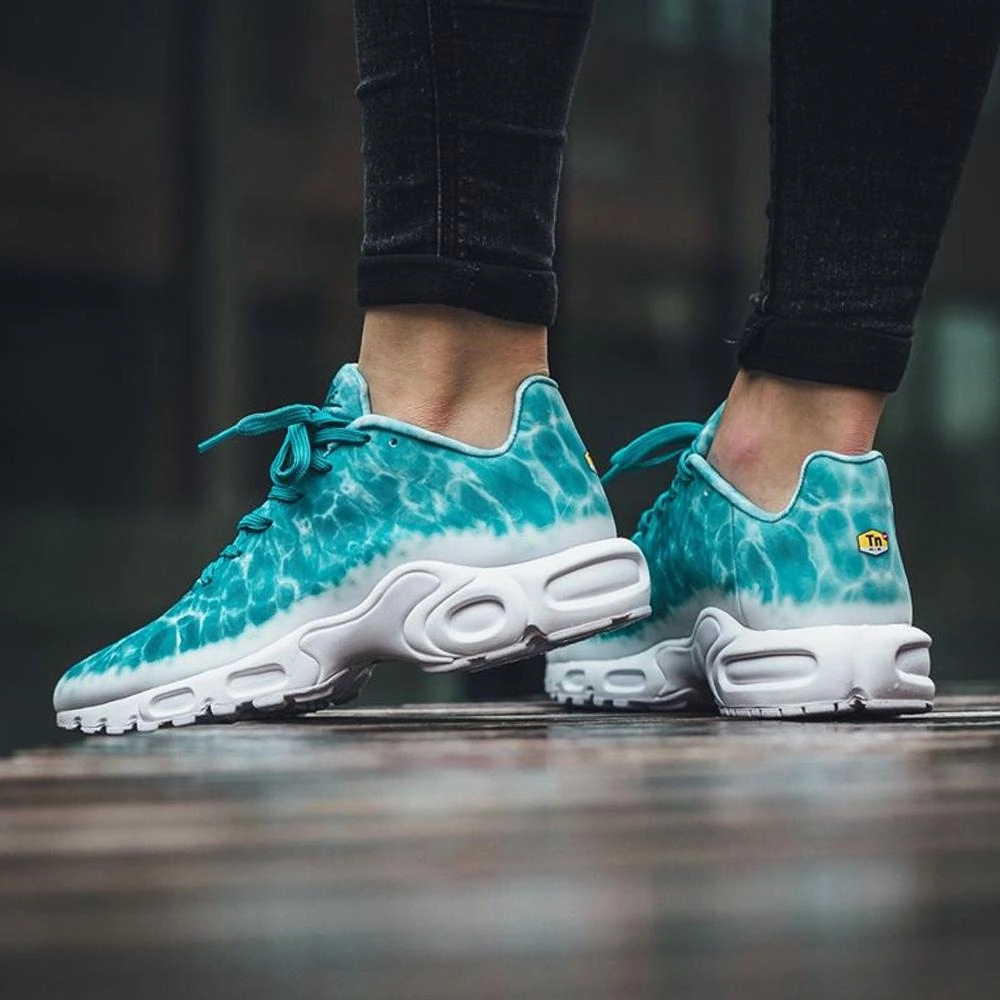 NIKE AIR MAX PLUS GPX PREMIUM SP Turbo Green & White Max Plus collection