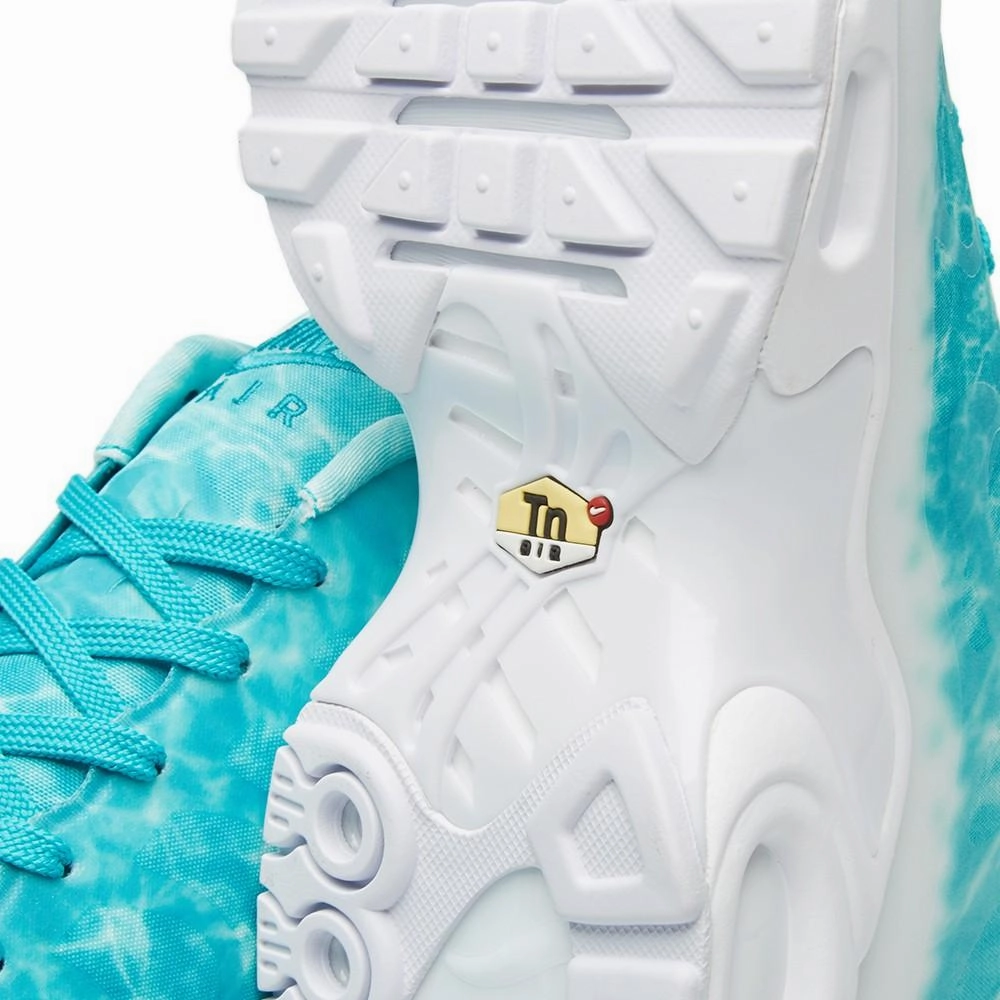 NIKE AIR MAX PLUS GPX PREMIUM SP Turbo Green & White Max Plus collection