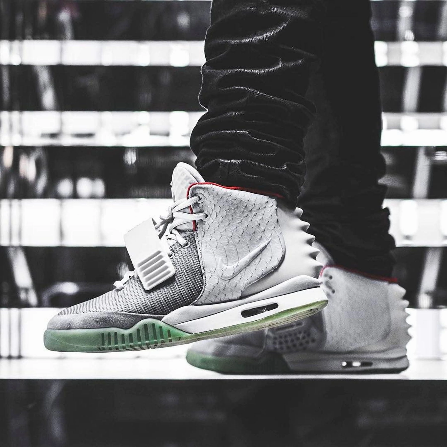 Nike Air Yeezy 2 NRG 'Pure Platinum' Yeezy futuristic fashion sneakers