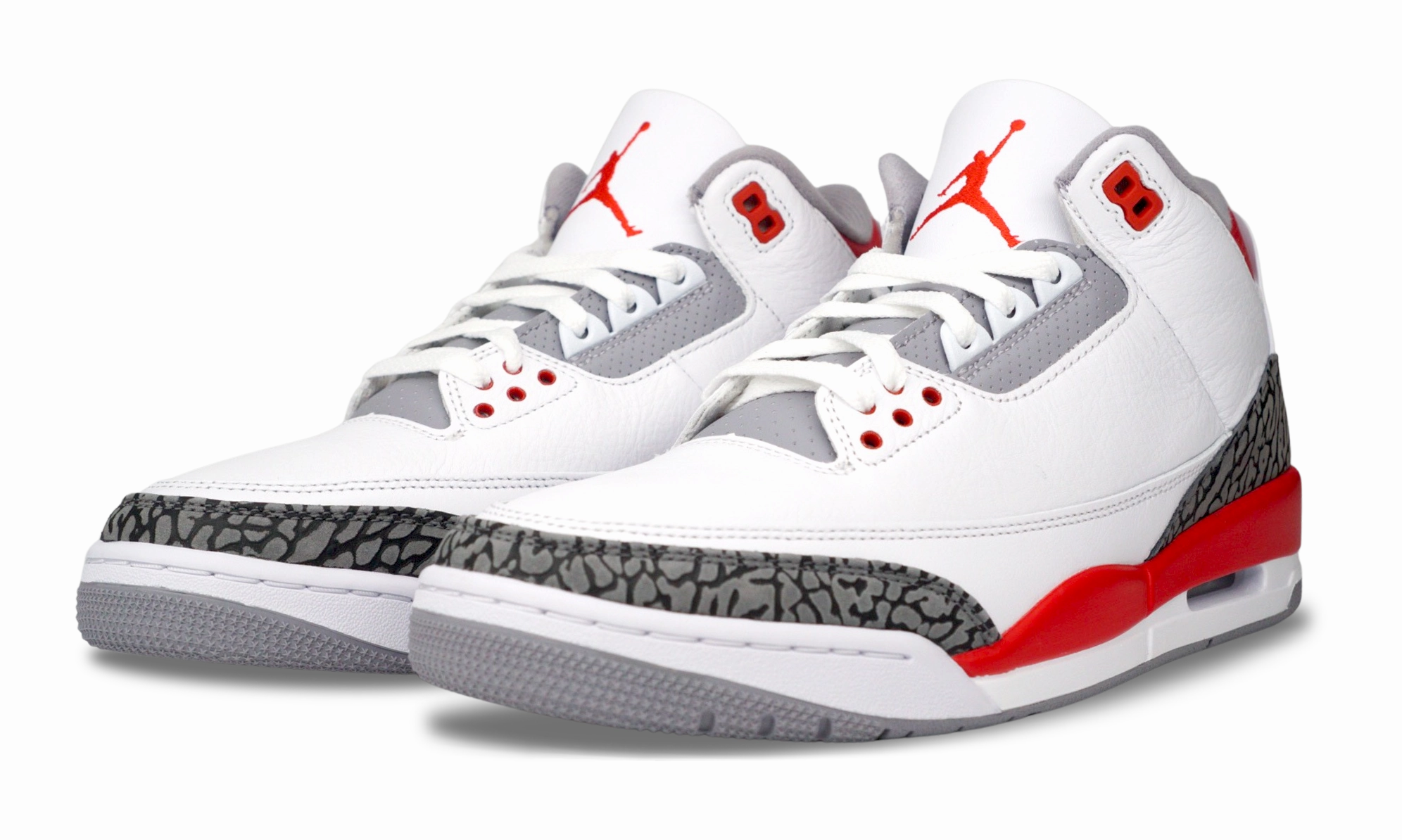Nike Jordan 3 Retro Fire Red (2022)  DN3707-160 Vintage profile sport sneakers