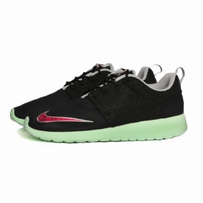 Nike Roshe Run FB Mint Yeezy Yeezy bold fashion sneakers with futuristic edge