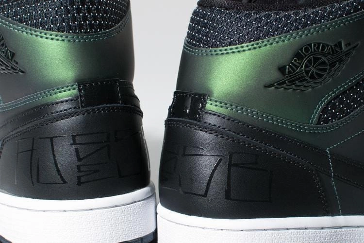 Nike SB Air Jordan 1 QS 'Iridescent Green-Black' Nike SB skateboarding shoes