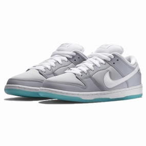 Nike SB Dunk Low 'Marty McFly' Nike SB skate shoes with padded support and grip