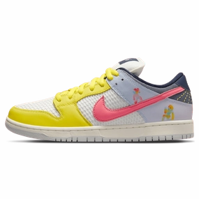 Nike SB Dunk Low "Be True" Nike SB skate shoes with padded support and grip