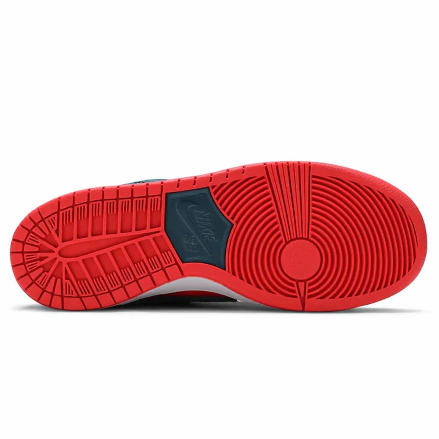 Nike Zoom Dunk Low SB 'Reverse Shark' Nike SB skateboarding shoes