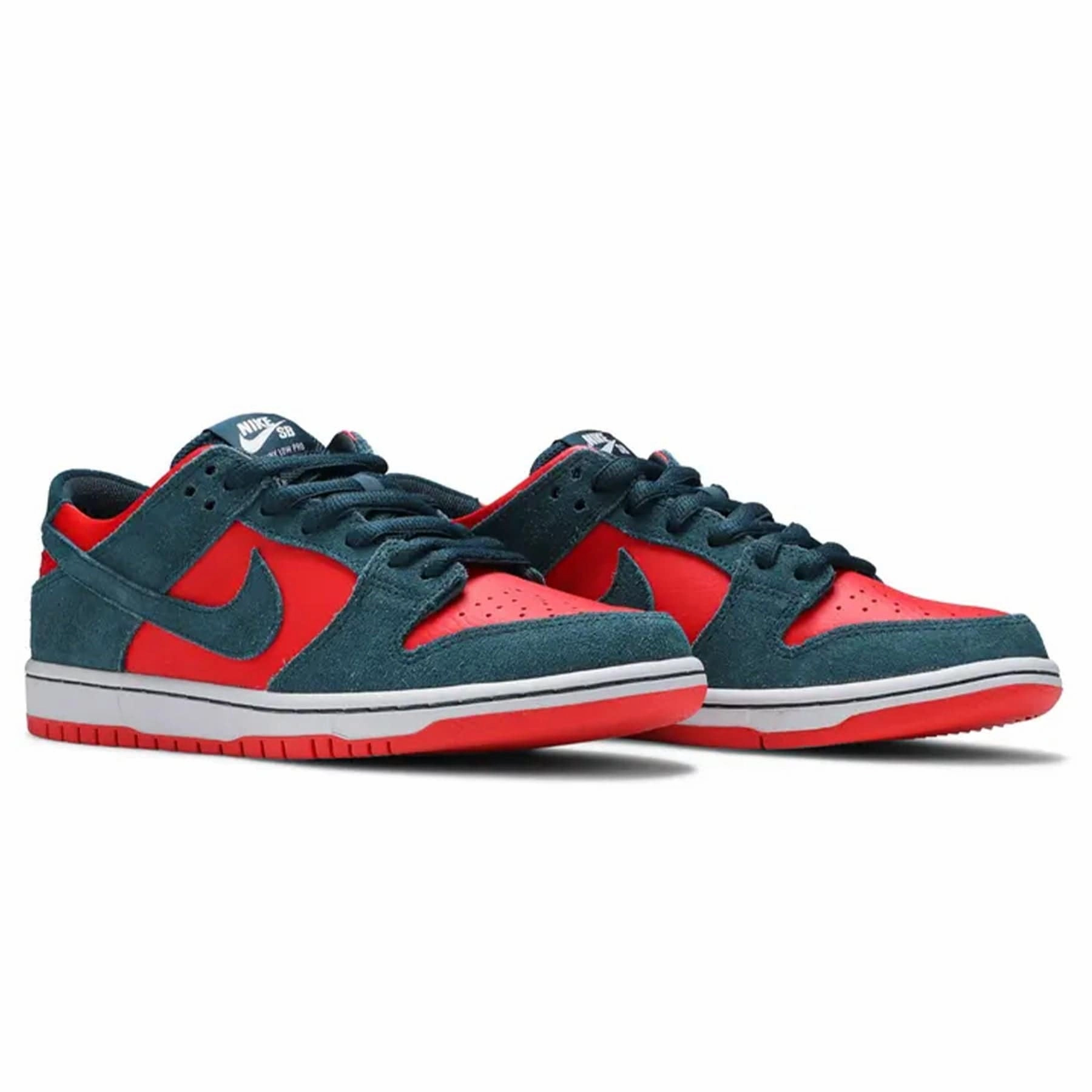 Nike Zoom Dunk Low SB 'Reverse Shark' Nike SB skateboarding shoes