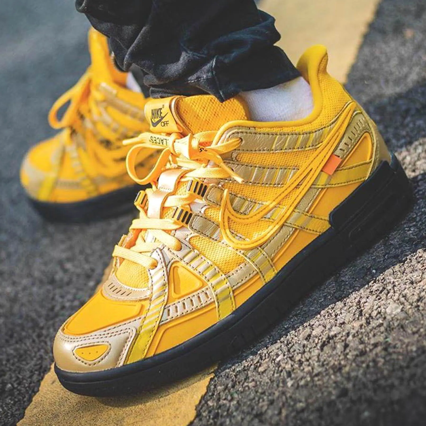 Off-White x Nike Air Rubber Dunk 'University Gold' X Sacai series