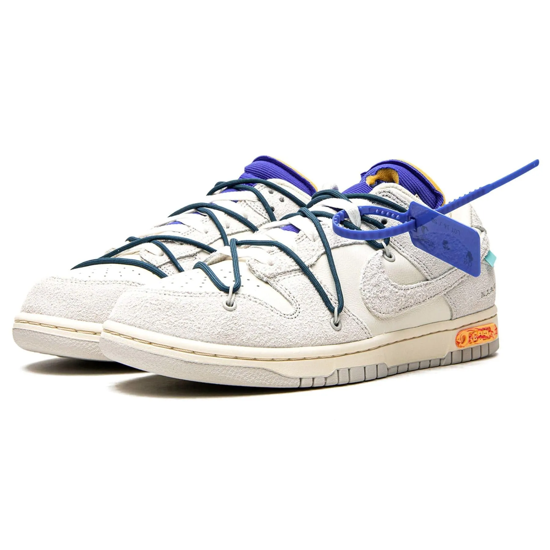 Off-White x Nike Dunk Low 'Lot 16 of 50' X Sacai series