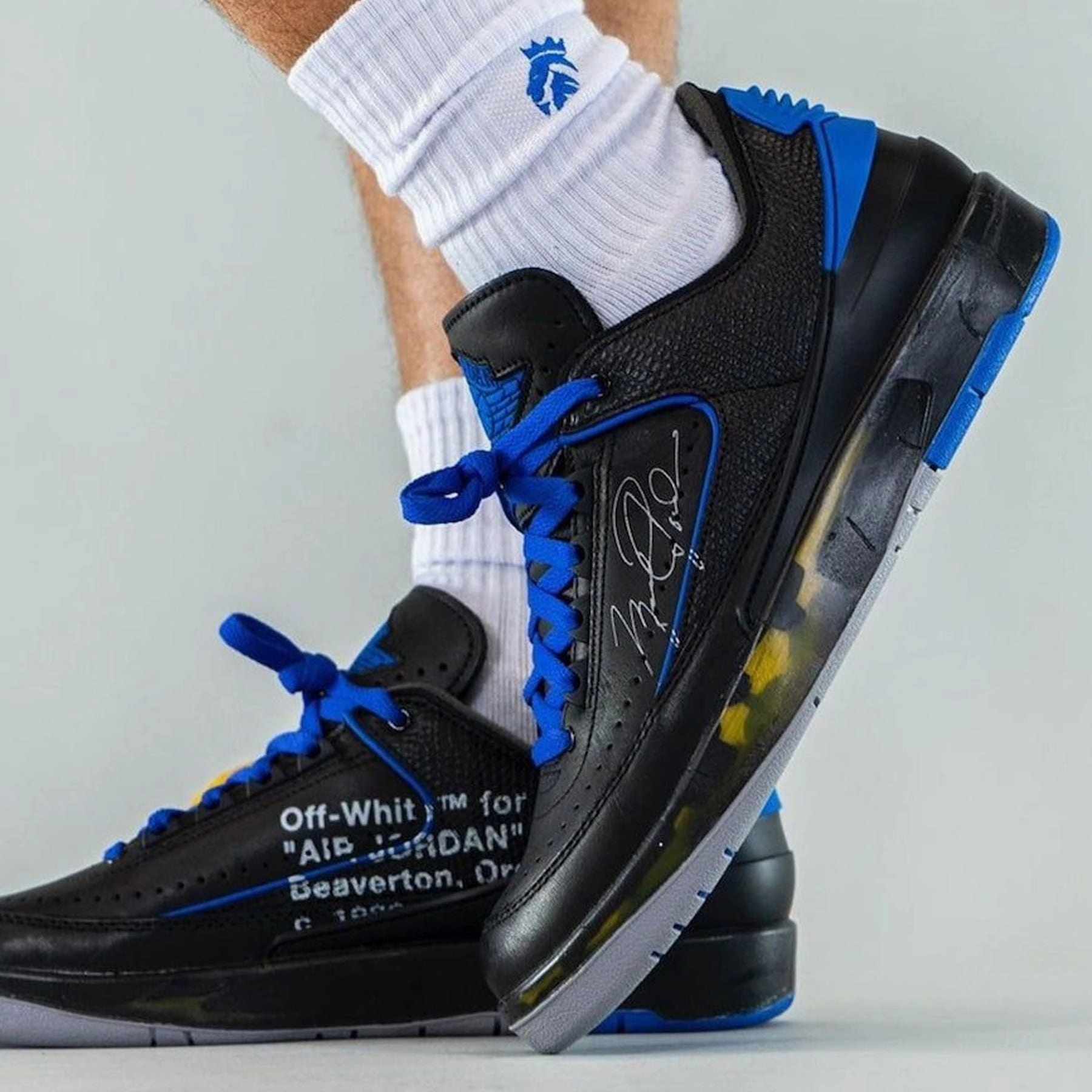 Off-White x Air Jordan 2 Retro Low SP 'Black Varsity Royal' Old-school athletic trainers