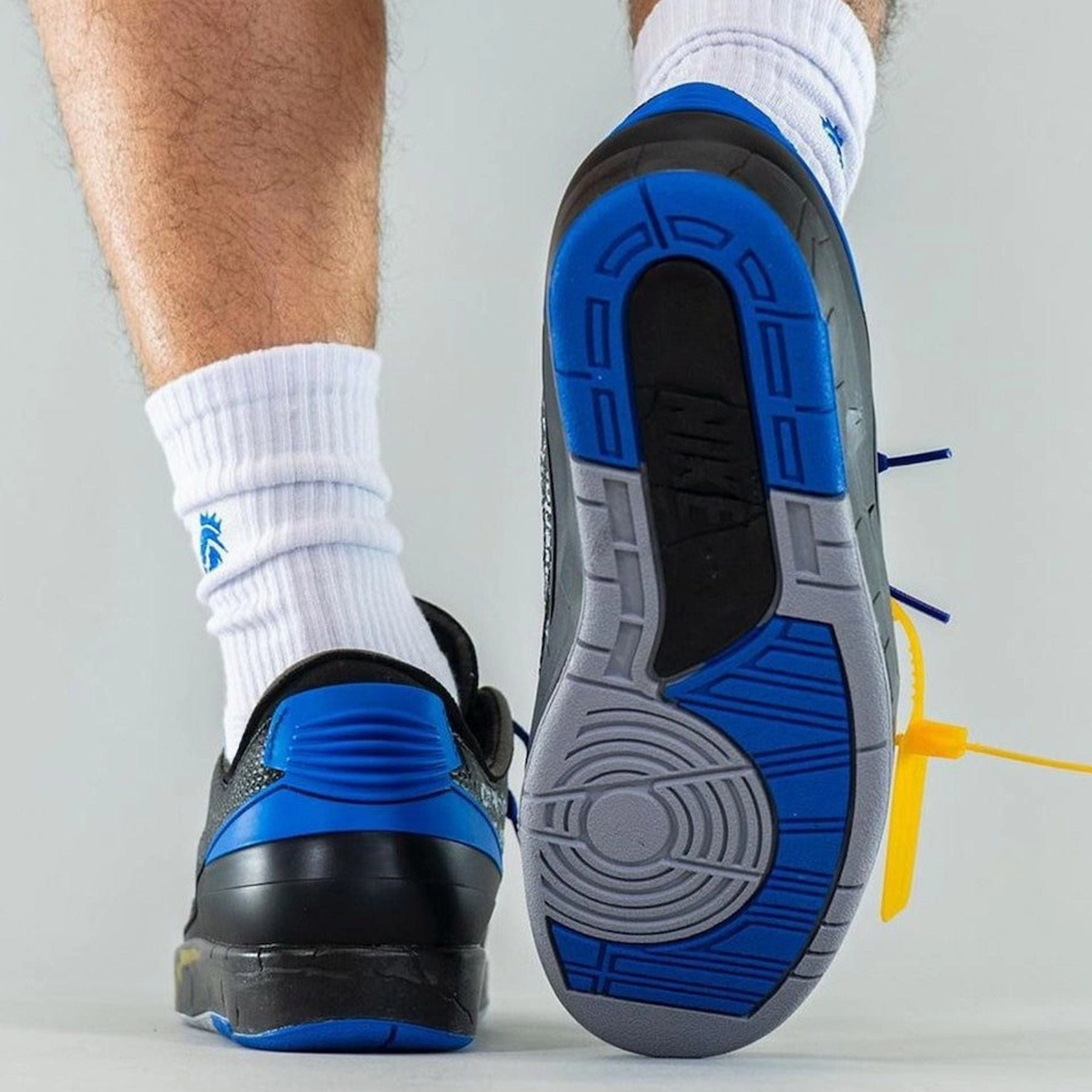 Off-White x Air Jordan 2 Retro Low SP 'Black Varsity Royal' Old-school athletic trainers