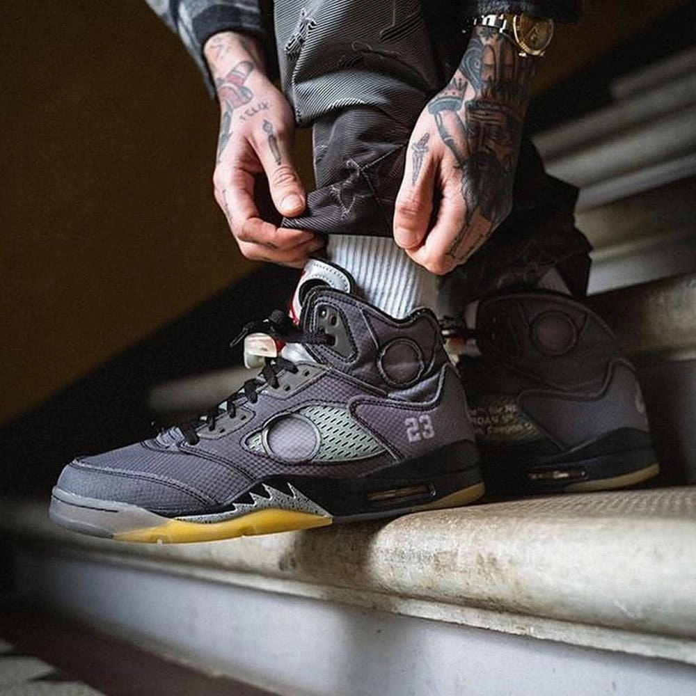 OFF-WHITE x Air Jordan 5 Retro SP 'Muslin' Cushioned active lifestyle kicks