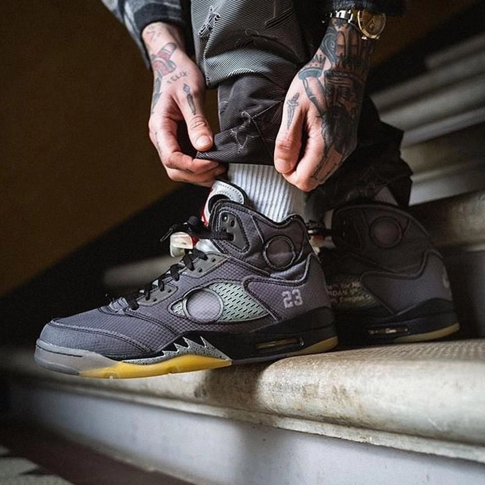 OFF-WHITE x Air Jordan 5 Retro SP 'Muslin' Off White Sneakers