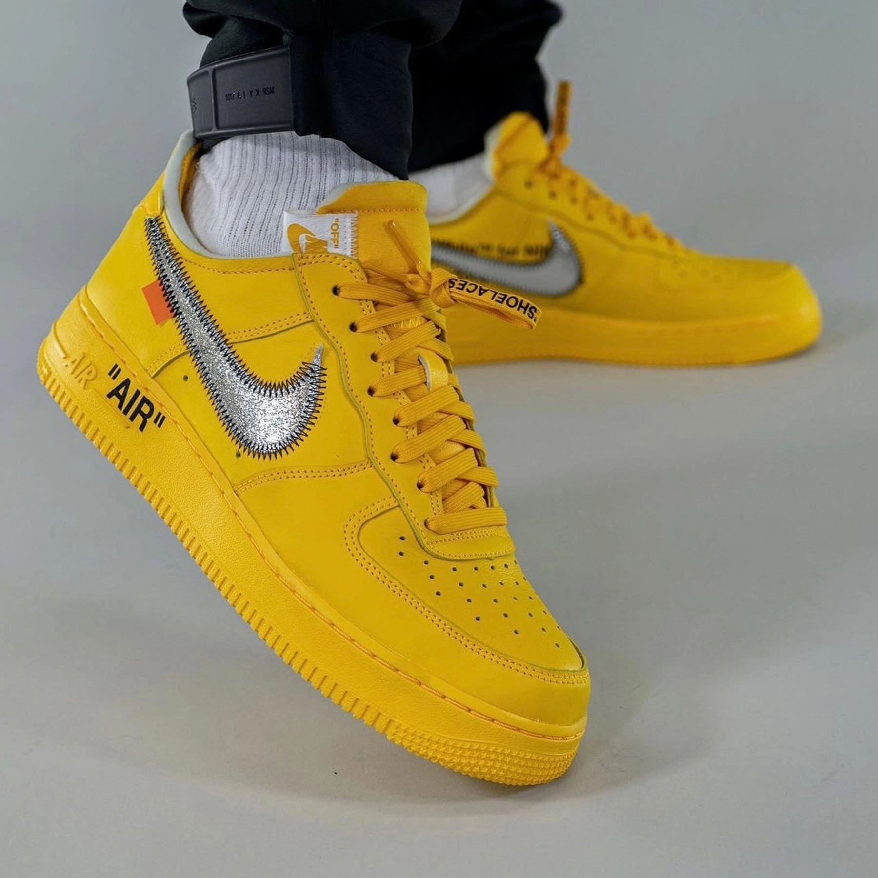 Off-White x Nike Air Force 1 Low 'Lemonade' Off White Sneakers