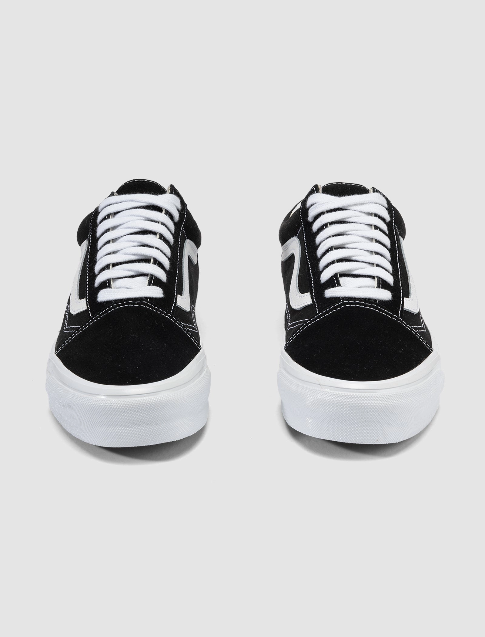 OLD SKOOL 36 LX "BLACK/WHITE" Classic Vans Footwear