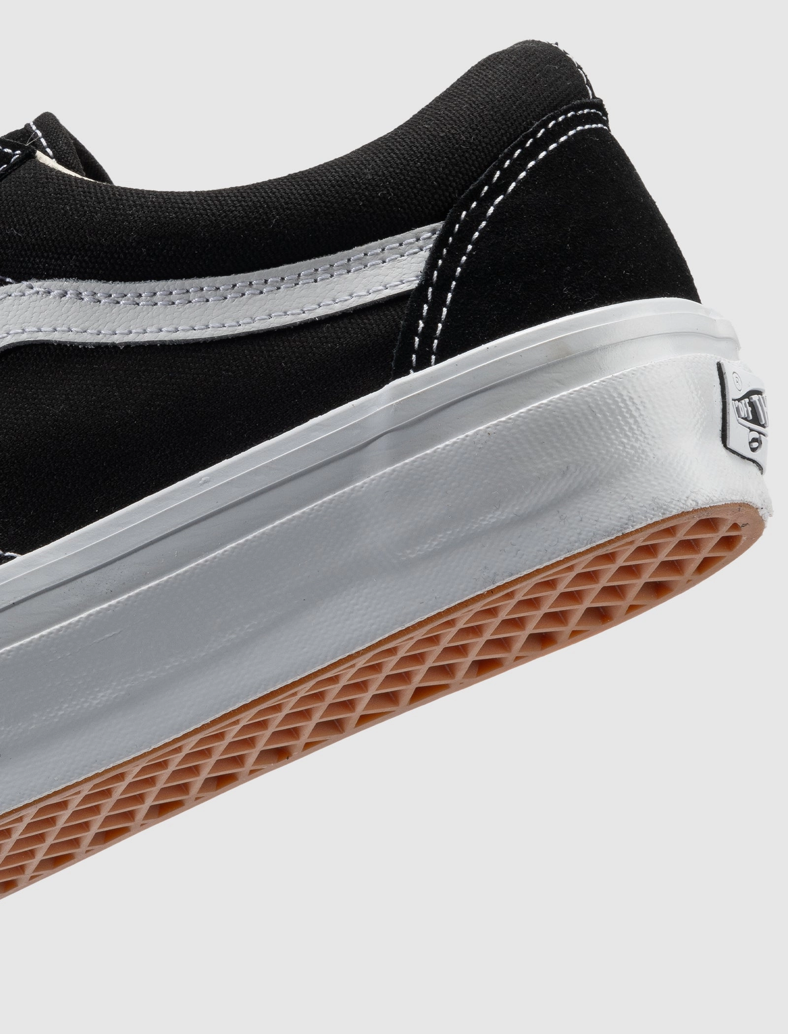 OLD SKOOL 36 LX "BLACK/WHITE" Classic Vans Footwear