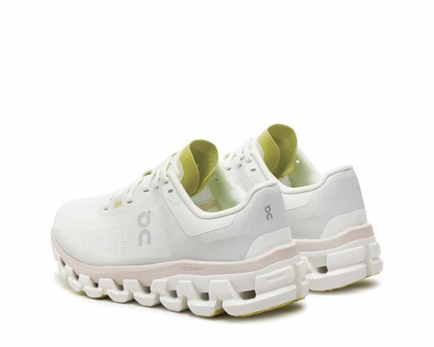 On Cloudflow 4 W On Trail Footwear