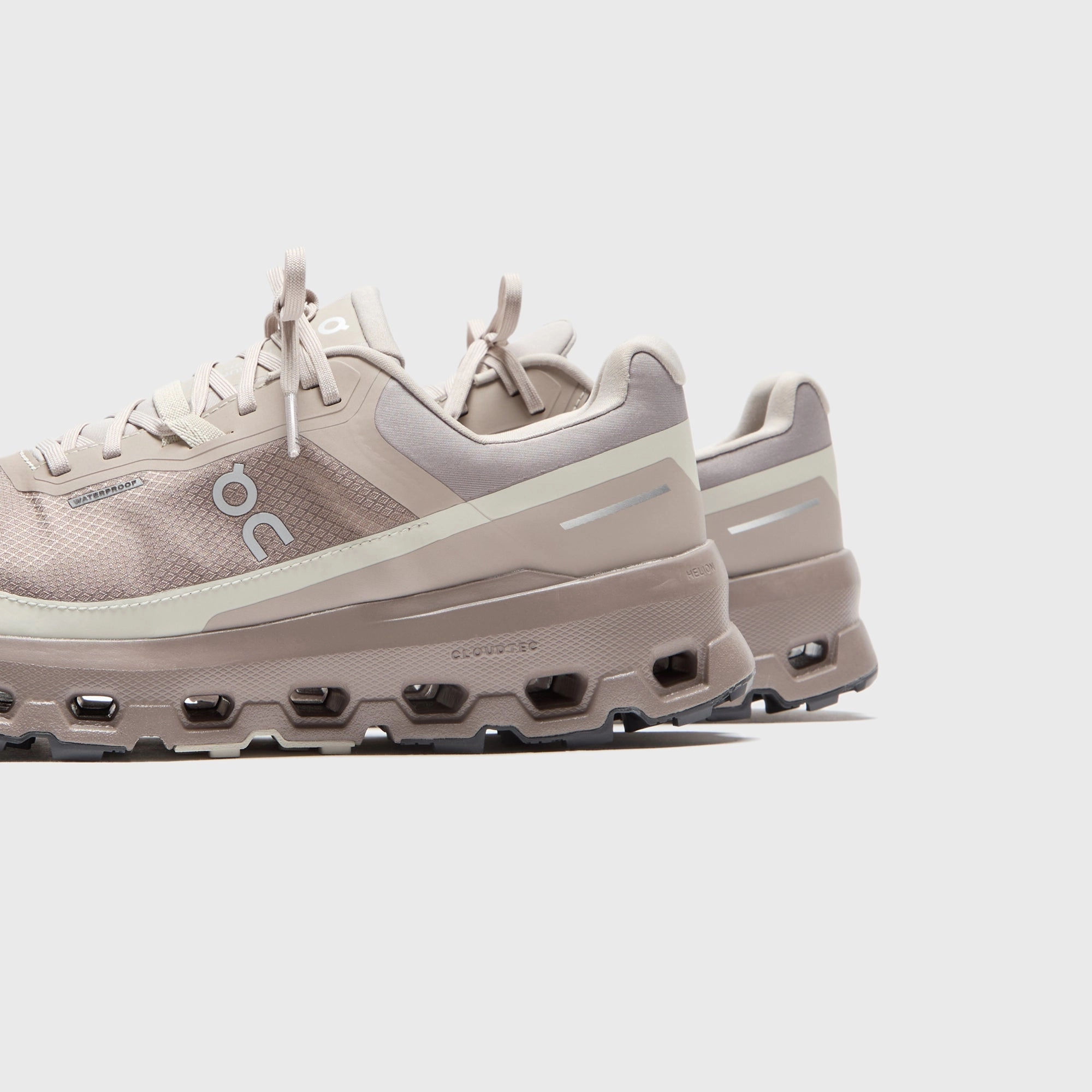 On Running Cloudvista 2 Waterproof - Fog / Cinder On Running Variants