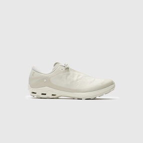 On Running x Post Archive Faction Cloudventure Peak - Ice / Moon on running shoes durable and flexible