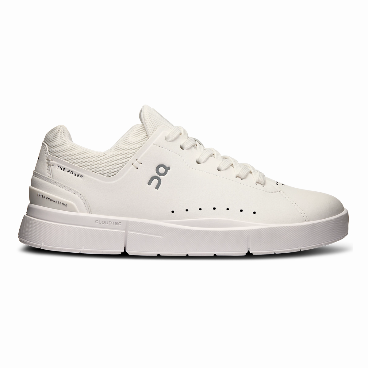 ON The Roger Advantage - White - Undyed on lifestyle shoes casual comfortable design