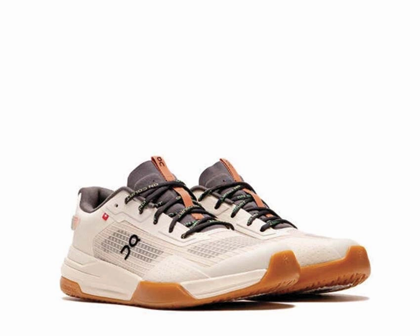 On The Roger Advantage Z5 "Almond" W On Trail Footwear