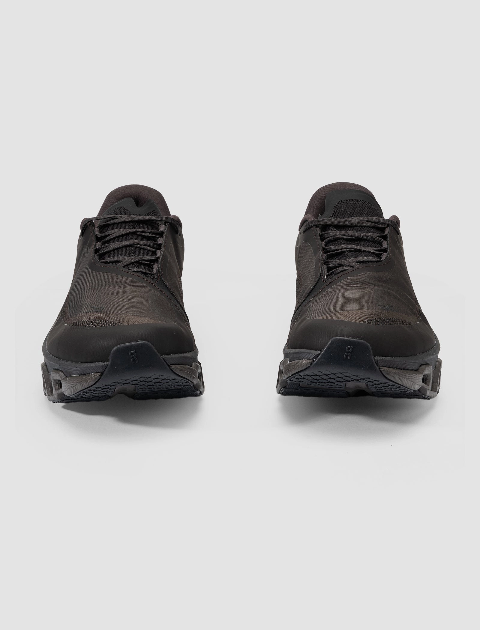 POST ARCHIVE FACTION X CLOUDMONSTER 2 "THORN/BROWN" On Running Models