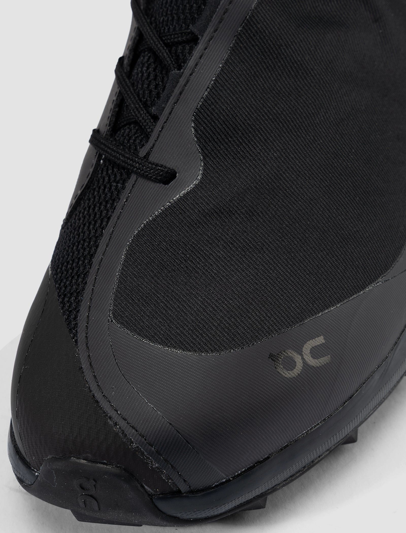 POST ARCHIVE FACTION X CLOUDVENTURE PEAK "BLACK/MAGNET" On Running Models