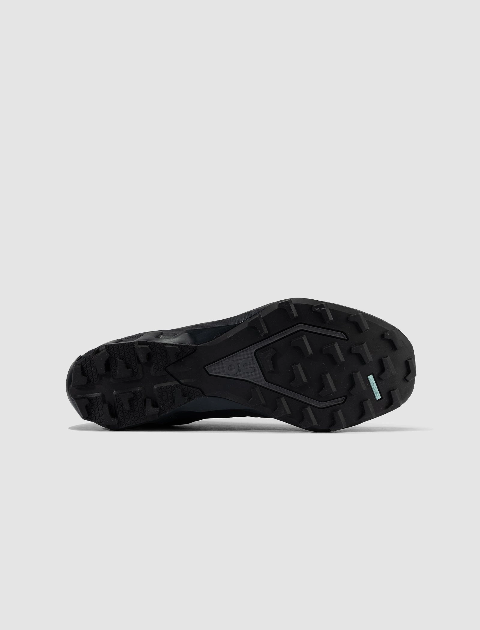 POST ARCHIVE FACTION X CLOUDVENTURE PEAK "BLACK/MAGNET" On Running Models