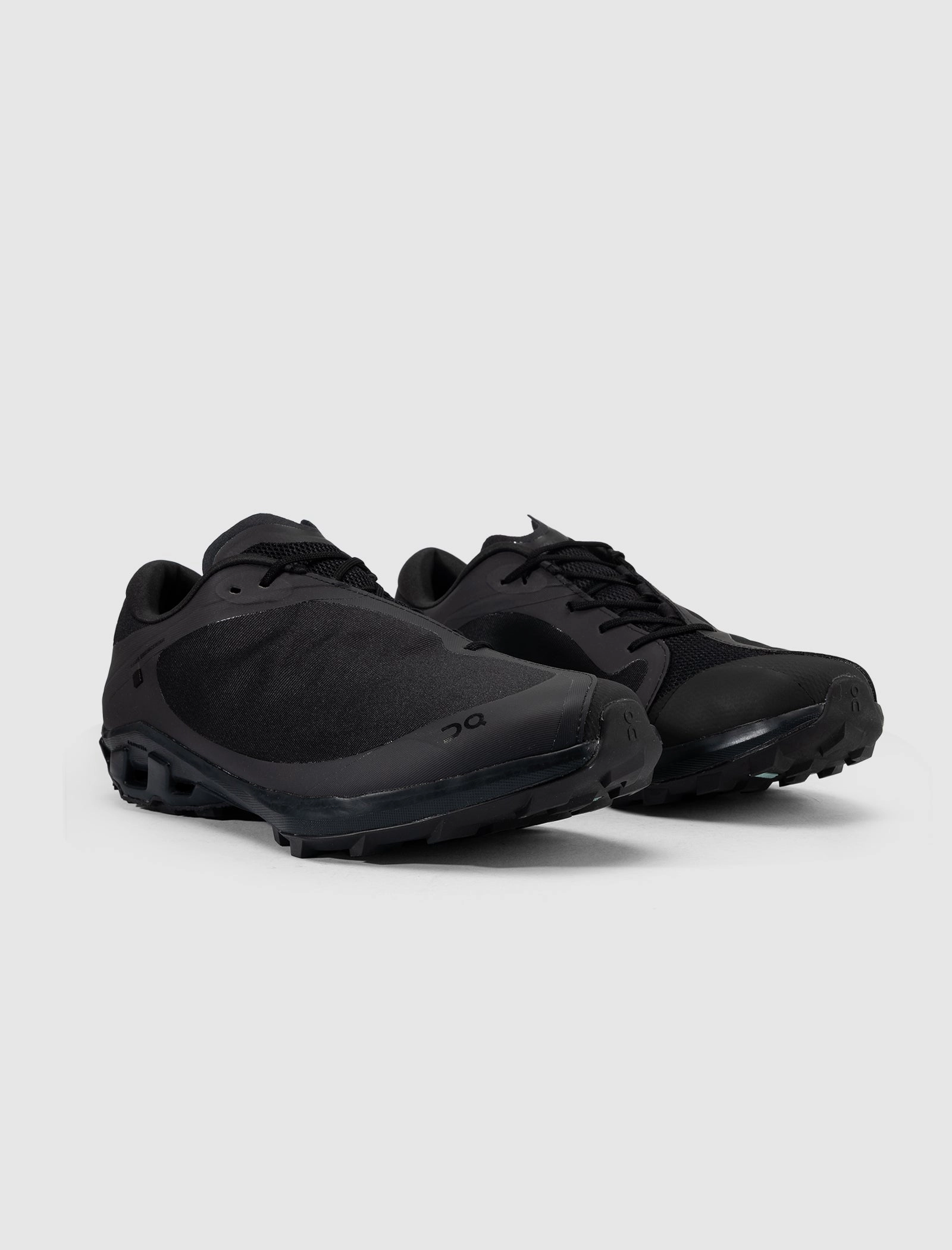 POST ARCHIVE FACTION X CLOUDVENTURE PEAK "BLACK/MAGNET" On Running Models