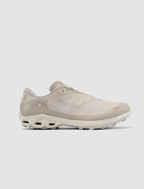 POST ARCHIVE FACTION X CLOUDVENTURE PEAK "ICE/MOON" on running shoes with superior grip