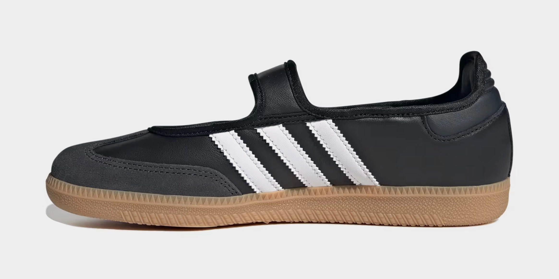 Samba Jane Womens Lifestyle Shoes (Cloud White/Carbon/Core Black) T-toe casual trainers