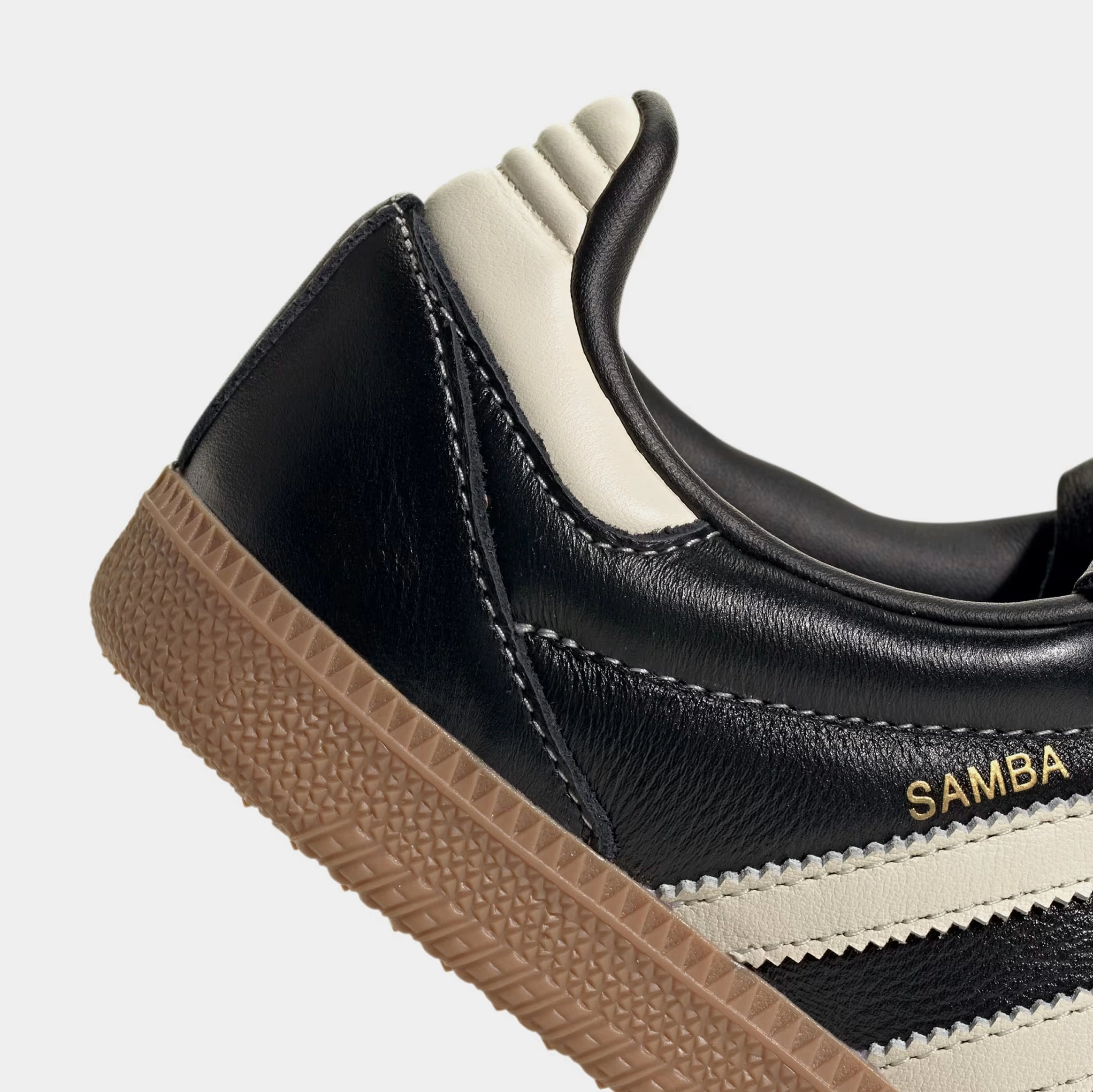 Samba LT Womens Lifestyle Shoes (Core Black/Cream White/Gum) T-toe casual trainers
