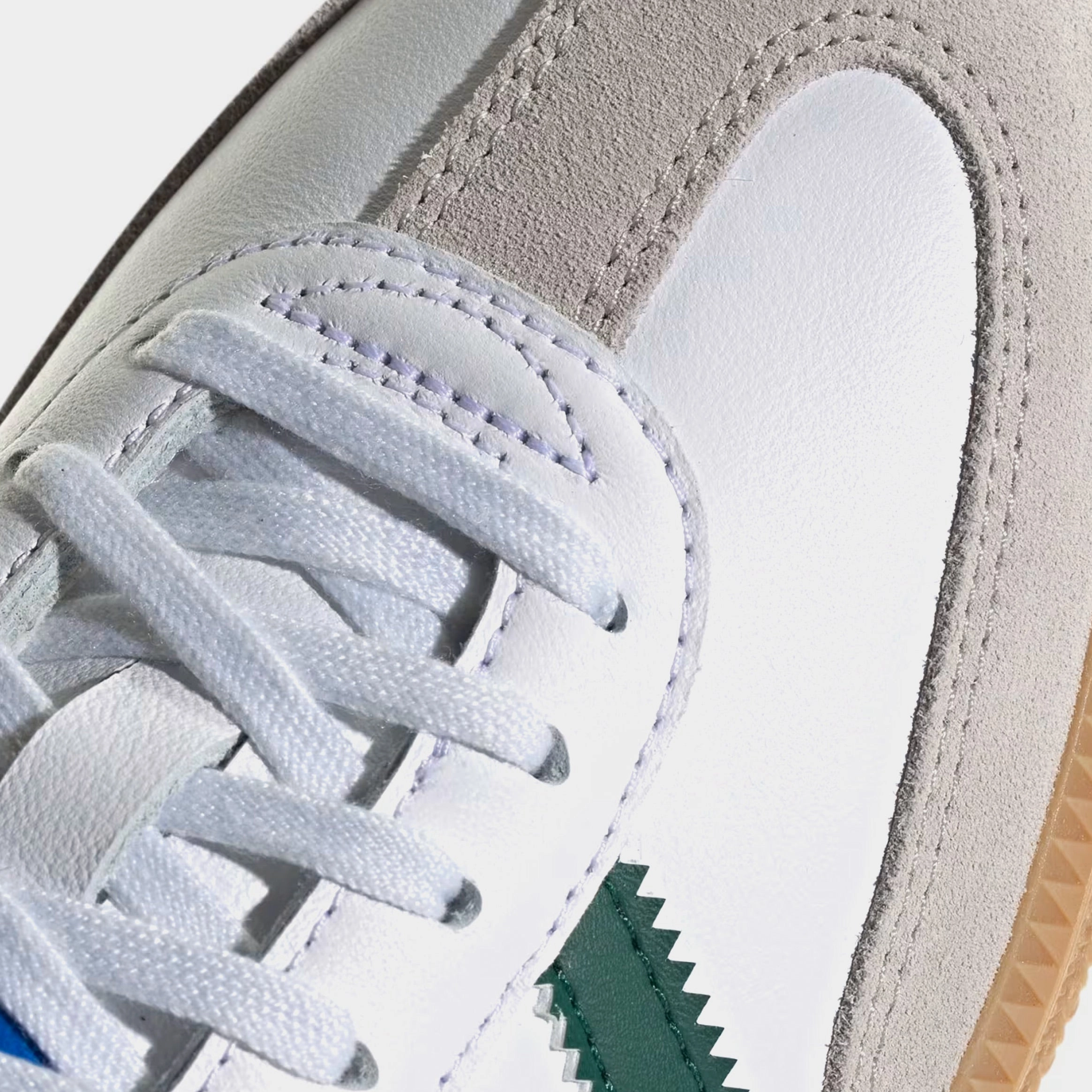 Samba OG Grade School Lifestyle Shoes (Cloud White/Collegiate Green/Gum) T-toe casual trainers