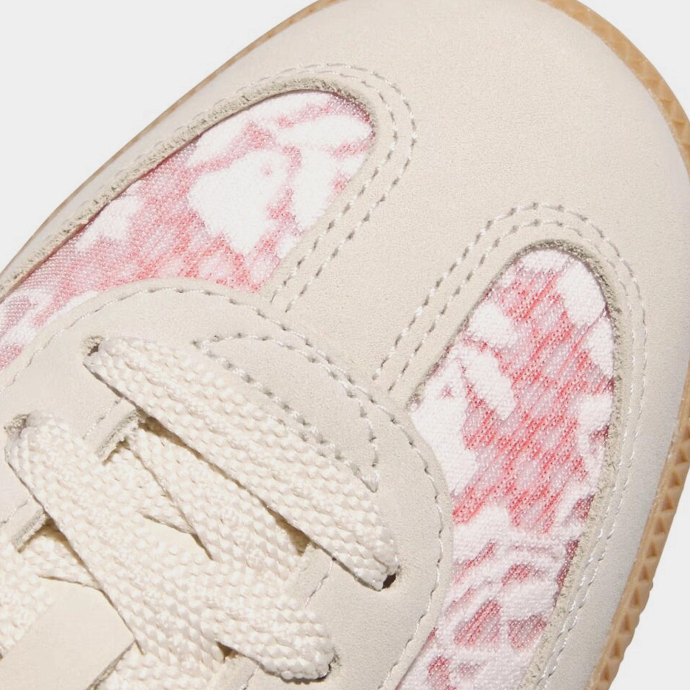 Samba OG Liberty London Womens Lifestyle Shoes (Footwear White/Cream White/Better Scarlet) T-toe casual trainers