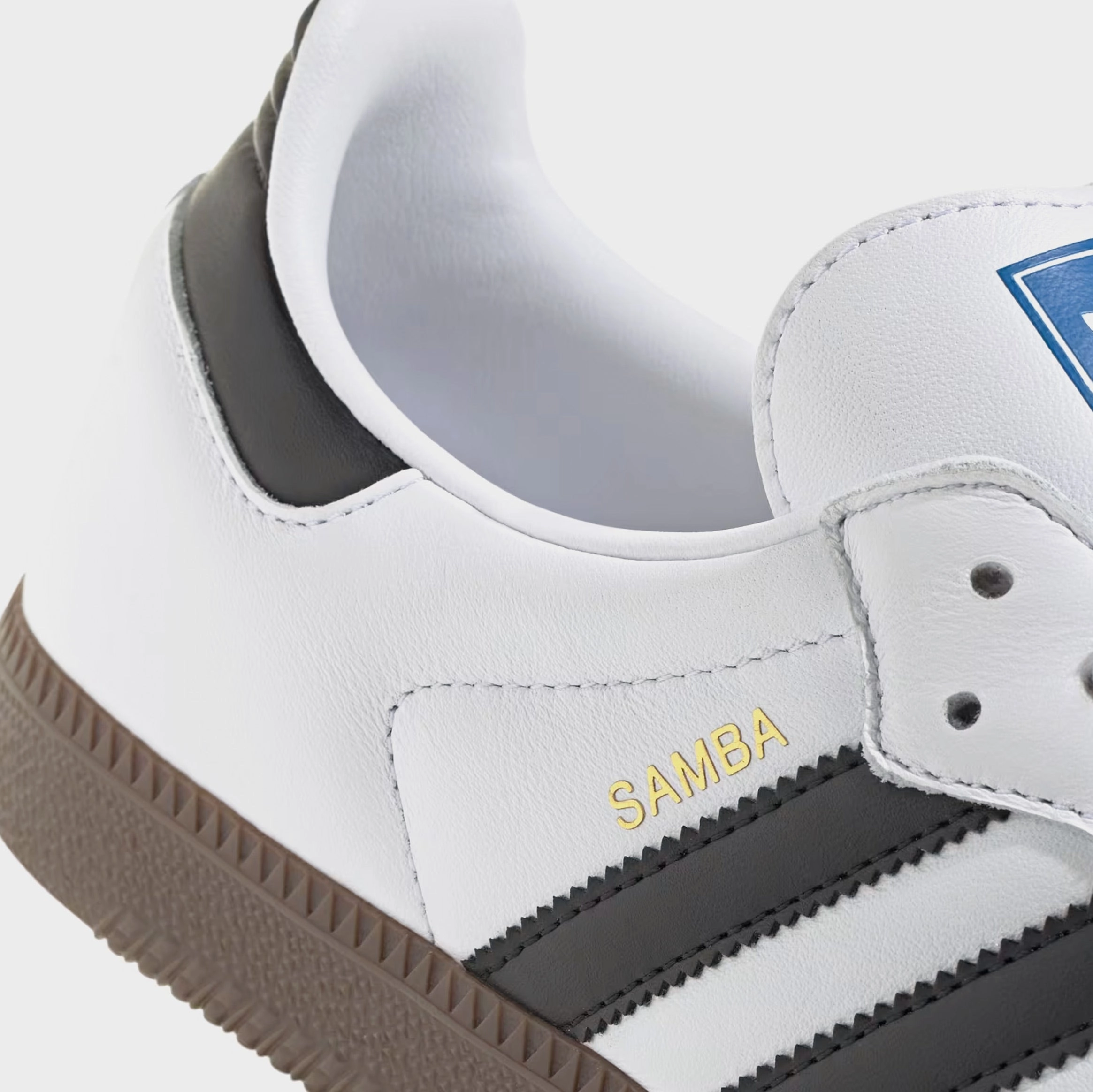 Samba OG Mens Lifestyle Shoes (Cloud White/Core Black/Gum) T-toe casual trainers