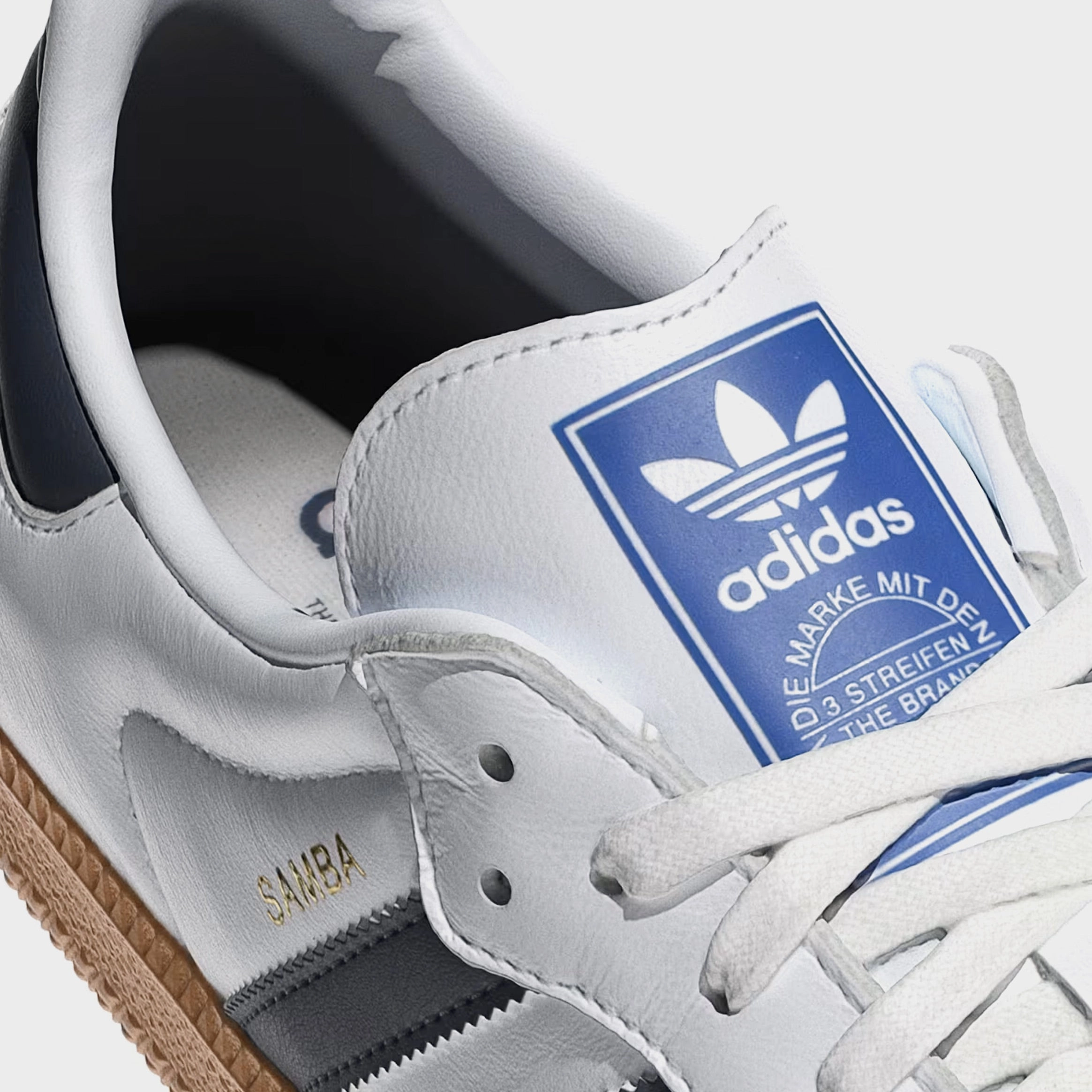 Samba OG Mens Lifestyle Shoes (Cloud White/Night Indigo/Gum) T-toe casual trainers