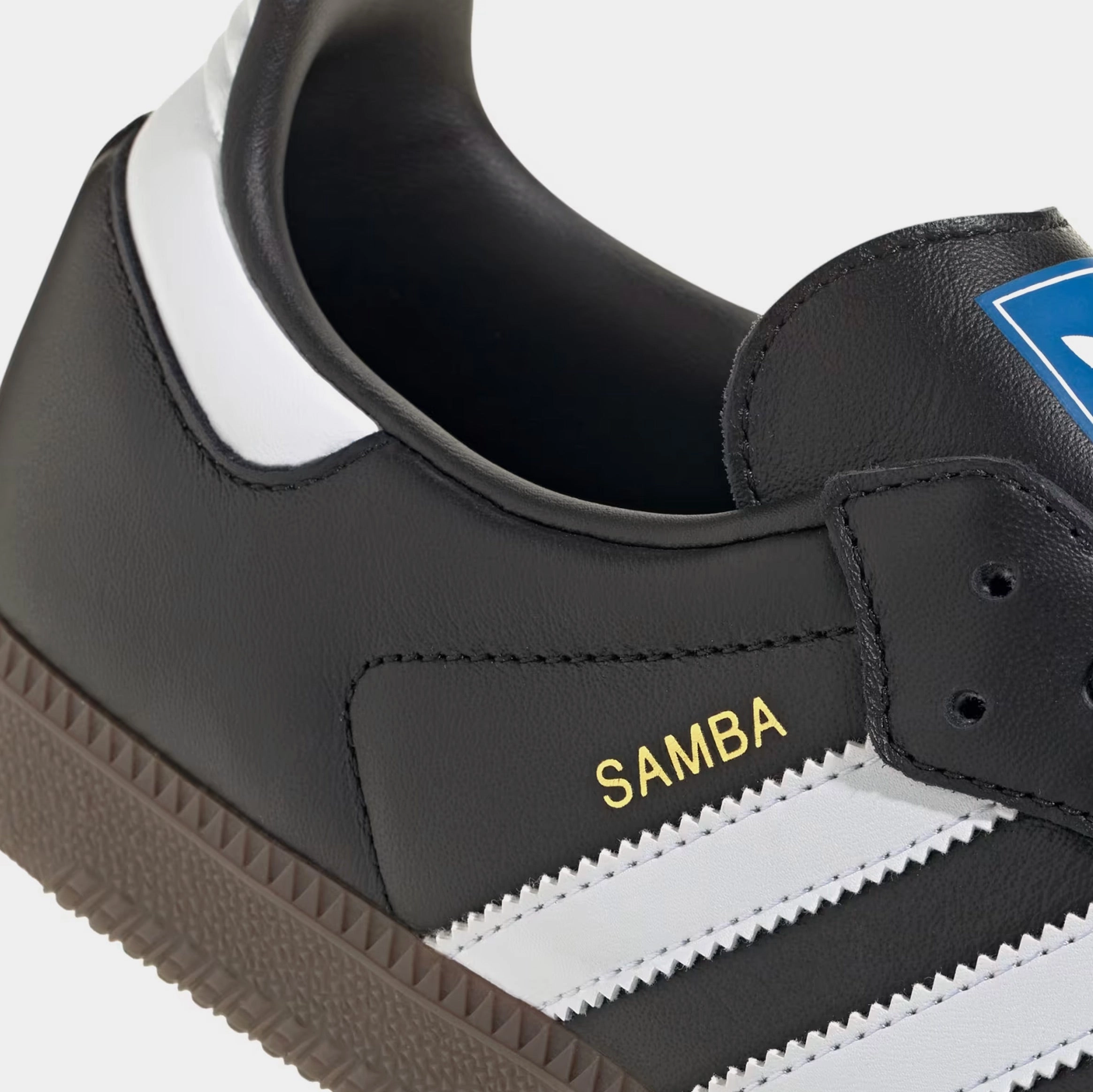 Samba OG Mens Lifestyle Shoes (Core Black/Cloud White/Gum) T-toe casual trainers