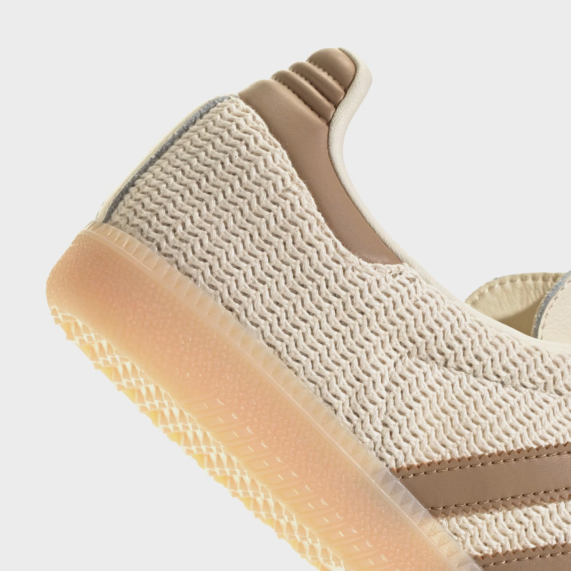 Samba OG Mens Lifestyle Shoes (Cream White/Cardboard/Crystal Sand) T-toe casual trainers